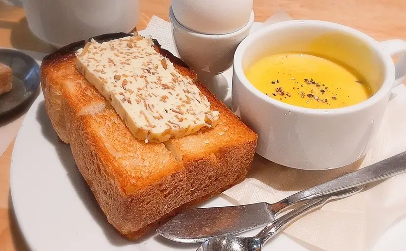 カフェのモーニングセット