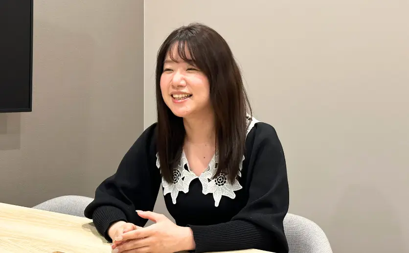 髙橋コンシェルジュ正面笑顔